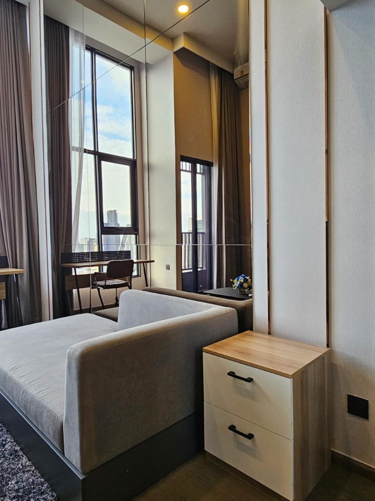 ให้เช่าคอนโดสยาม จุฬา สามย่าน : Park Origin Chula - Samyan【𝐑𝐄𝐍𝐓】🔥ห้องสุด Luxury สองชั้น เฟอร์หรูหรา วิวใจกลางเมือง ใกล้ MRT 🔥 ติดต่อไลน์ไอดี: @hacondo