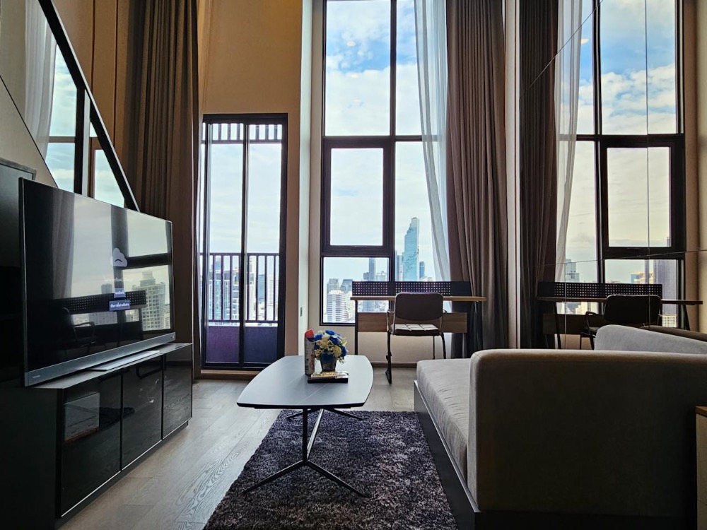 ให้เช่าคอนโดสยาม จุฬา สามย่าน : Park Origin Chula - Samyan【𝐑𝐄𝐍𝐓】🔥ห้องสุด Luxury สองชั้น เฟอร์หรูหรา วิวใจกลางเมือง ใกล้ MRT 🔥 ติดต่อไลน์ไอดี: @hacondo