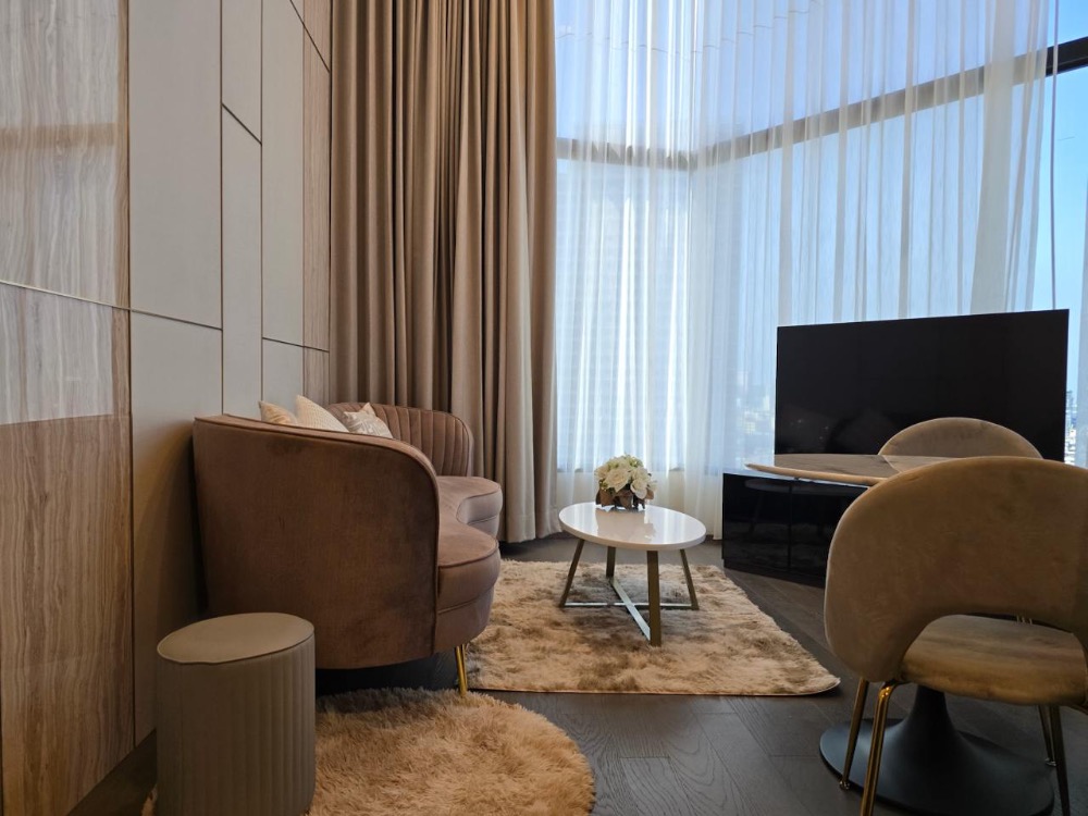 ให้เช่าคอนโดสยาม จุฬา สามย่าน : Park Origin Chula Samyan【𝐑𝐄𝐍𝐓】🔥ห้องสไตล์ Luxury Duplex 2 ห้องนอน สิ่งอำนวยความสะดวกครบครัน ใกล้ MRT🔥  ติดต่อไลน์ไอดี: @hacondo