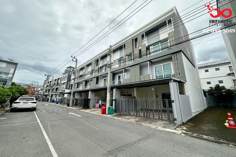 For SaleTownhomeChokchai 4, Ladprao 71, Ladprao 48, : 3-story townhome for sale, Space Lat Phrao-Meng Jai, Lat Phrao Road, Soi Lat Phrao 80, corner house.