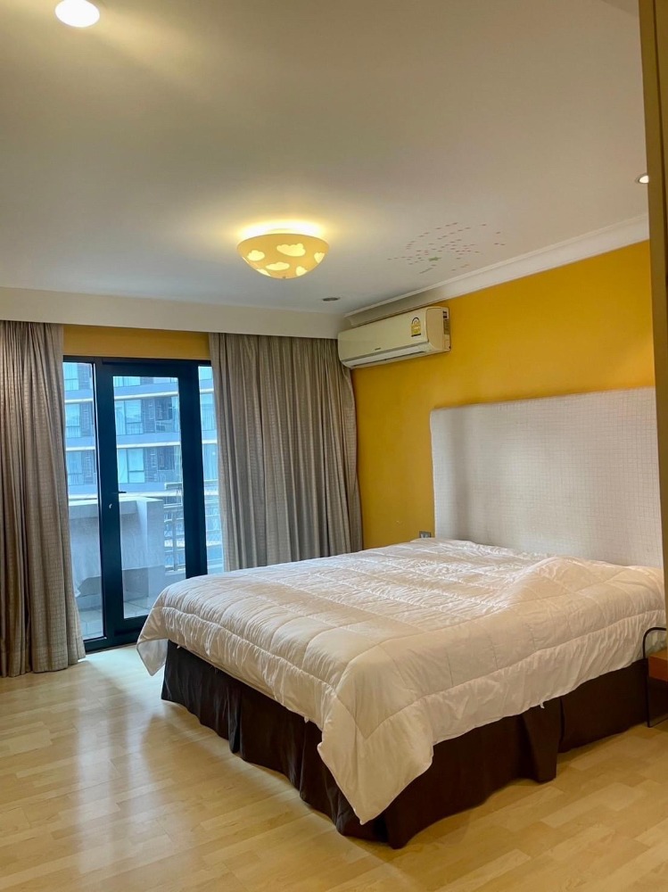 For RentCondoSukhumvit, Asoke, Thonglor : ★ Mahogany Tower Sukhumvit 24 ★ 305 sq m., 8th floor (3 bedrooms, 2 bathrooms), ★ near BTS Asoke ★ near The Em District, Benjakiti Park ★ many amenities ★ Complete electrical appliances