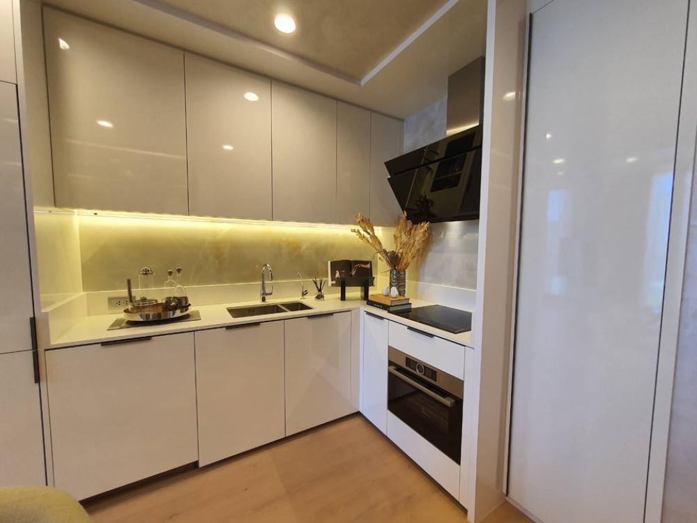 For SaleCondoSathorn, Narathiwat : 🔥 HOT DEAL FREE COMMON FEE 1 YEAR 🔥 !! FOR SELL ANIL12 / 2 BEDROOM 2 BATHROOM 63SQ.M. RARE ITEM