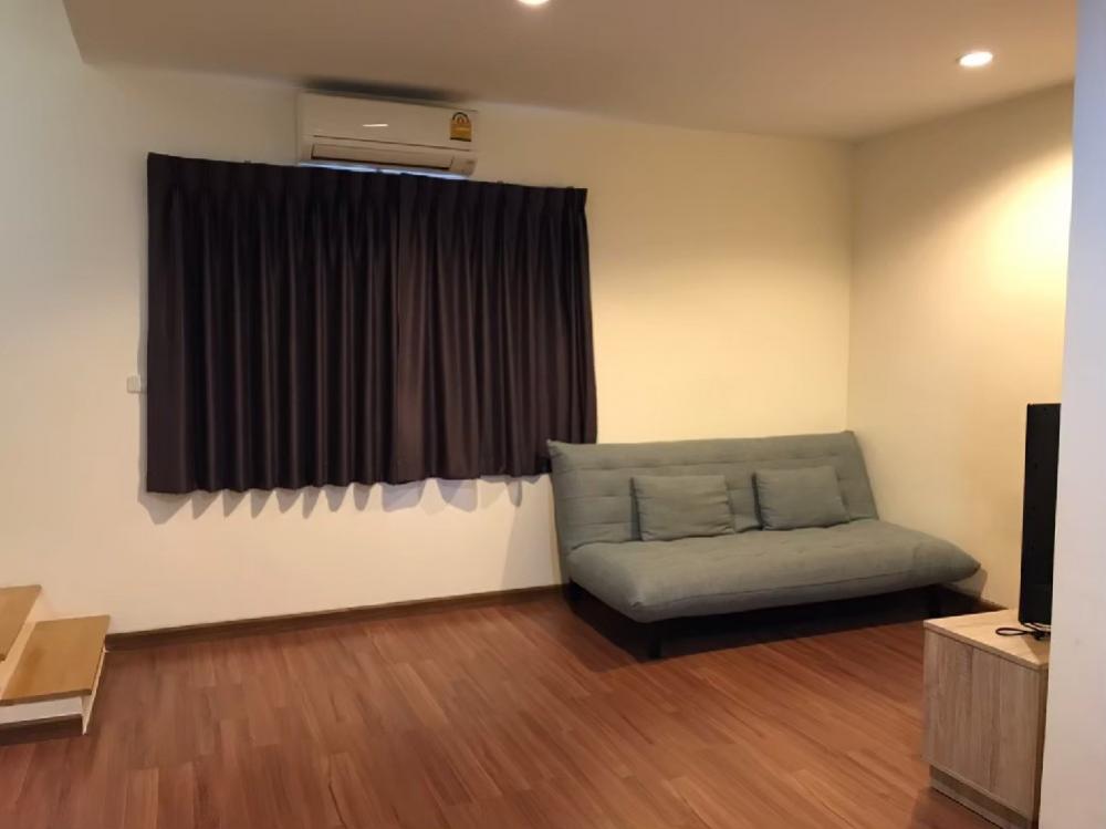 For SaleTownhomePattanakan, Srinakarin : Selling for 7.2 m  Parking for 2-3 cars, 177 sq m, 38 wa.3 floors, corner housevillage city พัฒนาการ 38 interested, contact 0938553451Line, WhatsApp