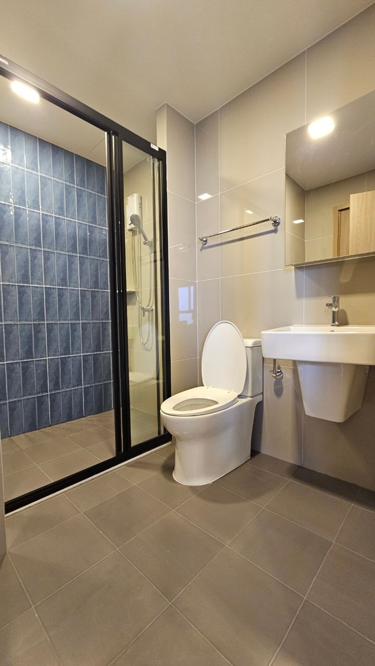 ให้เช่าคอนโดอ่อนนุช อุดมสุข : [For Rent] Modern 2-Bedrooms Condo @ NIA by Sansiri