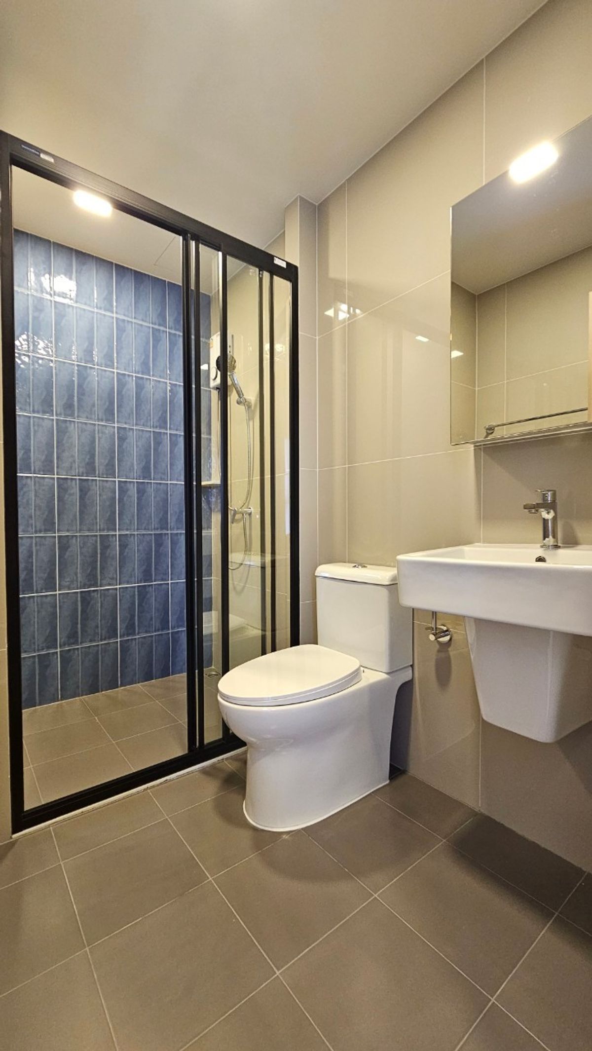 ให้เช่าคอนโดอ่อนนุช อุดมสุข : [For Rent] Modern 2-Bedrooms Condo @ NIA by Sansiri