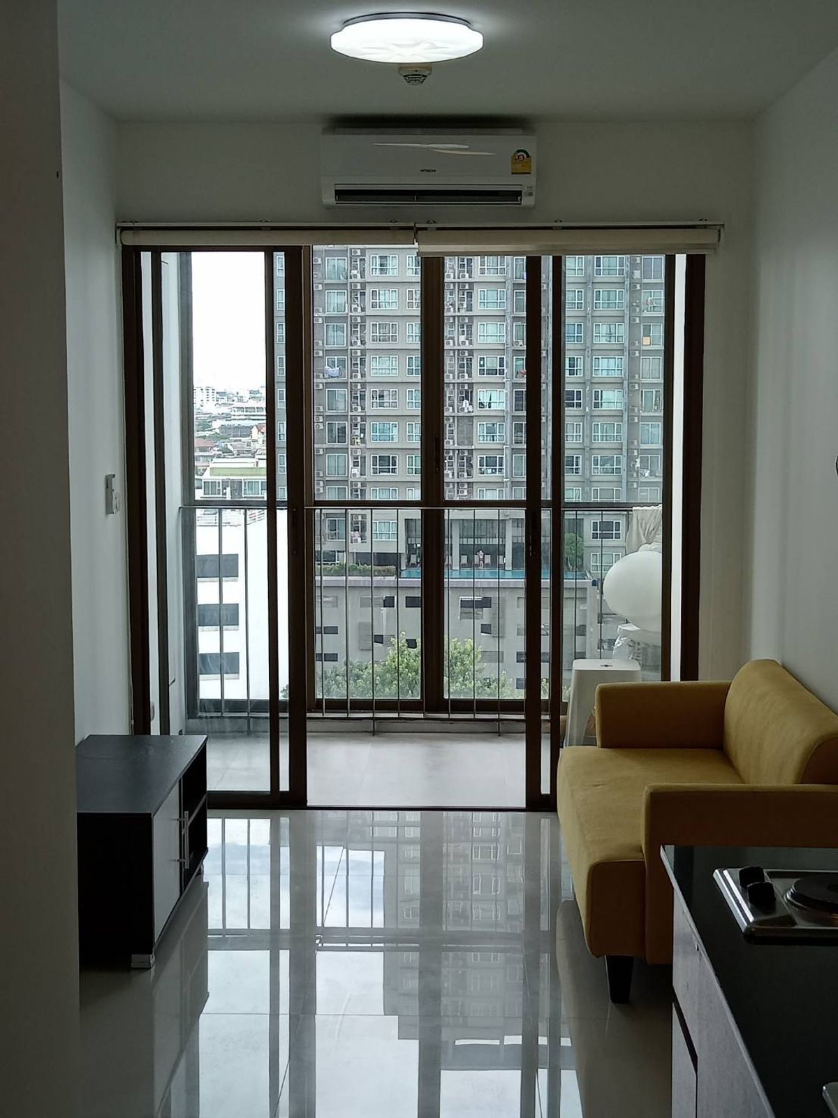 ขายคอนโดวงเวียนใหญ่ เจริญนคร : Ideo Sathorn - Taksin / 1 Bedroom (FOR SALE), ไอดีโอ สาทร - ตากสิน / 1 ห้องนอน (ขาย) DO087