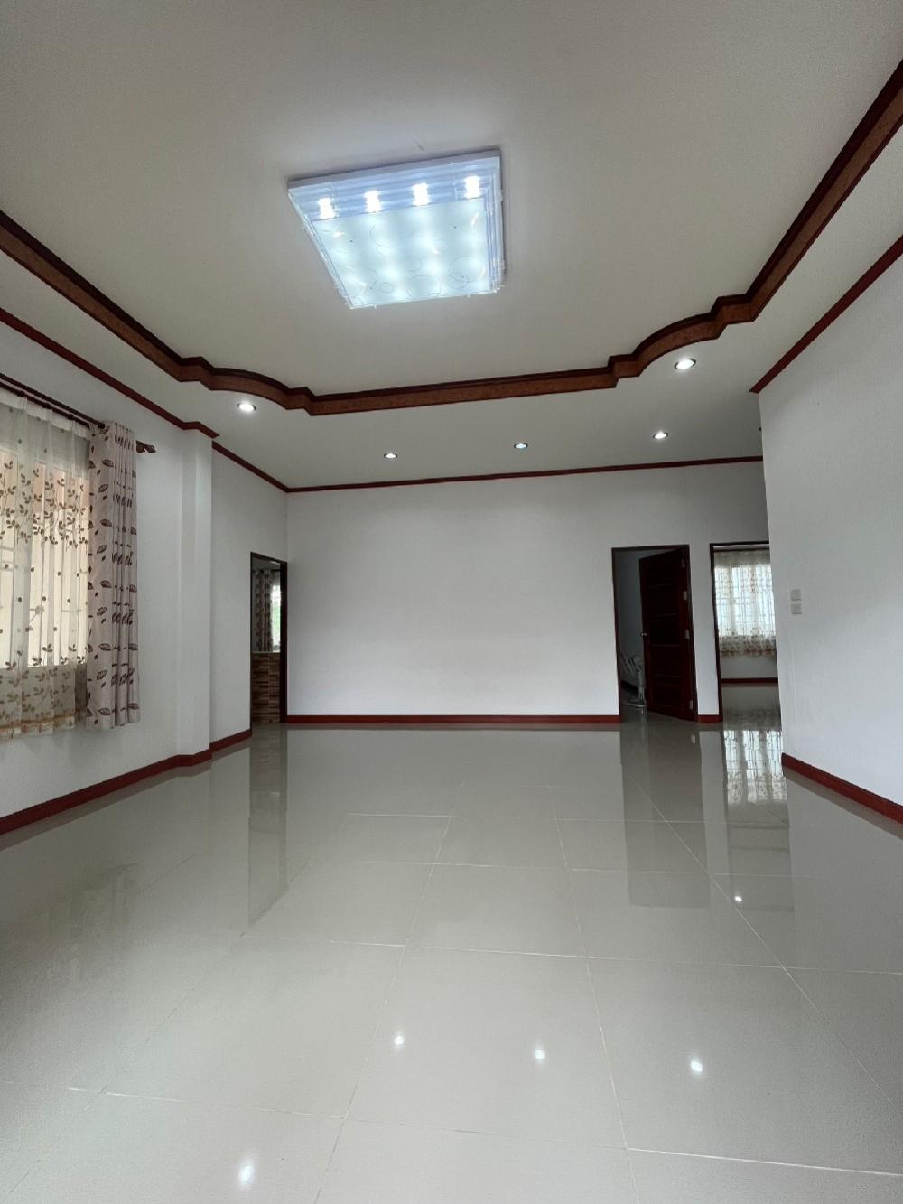 ขายบ้านสกลนคร : ขายบ้านเดี่ยวพร้อมที่ดินในอ.เมือง สกลนคร ติดราชภัฏสกลนคร
