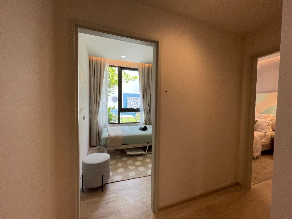 For SaleCondoWongwianyai, Charoennakor : Condo for sale, Reference Sathorn - Wongwian Yai, 44th floor, usable area 70.08 sq m, 2 bedrooms, 2 bathrooms, large room, beautiful view. Convenient transportation near BTS Wongwian Yai station, only 130 m. and The Mall Tha Phra / ICONSIAM / King Power M