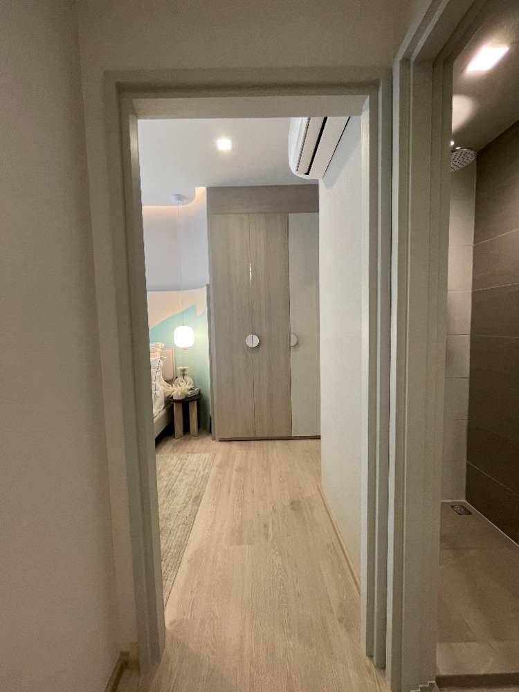 For SaleCondoWongwianyai, Charoennakor : Condo for sale, Reference Sathorn - Wongwian Yai, 44th floor, usable area 70.08 sq m, 2 bedrooms, 2 bathrooms, large room, beautiful view. Convenient transportation near BTS Wongwian Yai station, only 130 m. and The Mall Tha Phra / ICONSIAM / King Power M