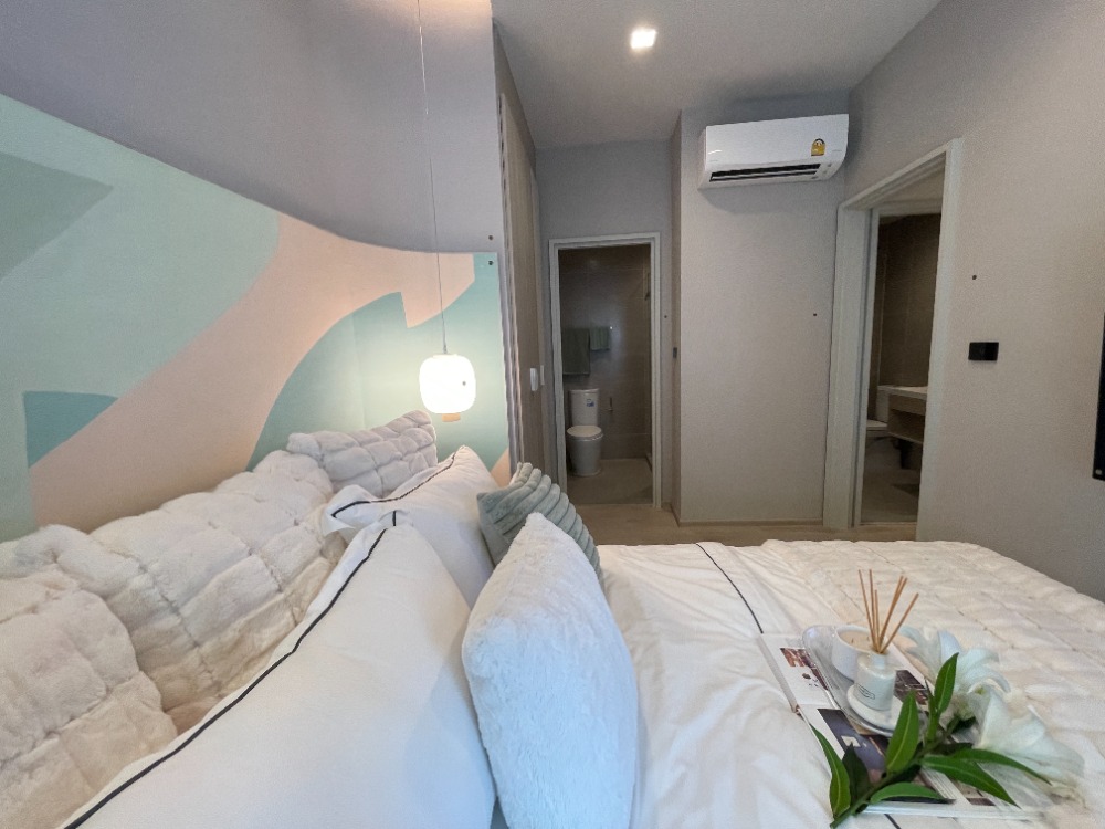 For SaleCondoWongwianyai, Charoennakor : Condo for sale, Reference Sathorn - Wongwian Yai, 44th floor, usable area 70.08 sq m, 2 bedrooms, 2 bathrooms, large room, beautiful view. Convenient transportation near BTS Wongwian Yai station, only 130 m. and The Mall Tha Phra / ICONSIAM / King Power M