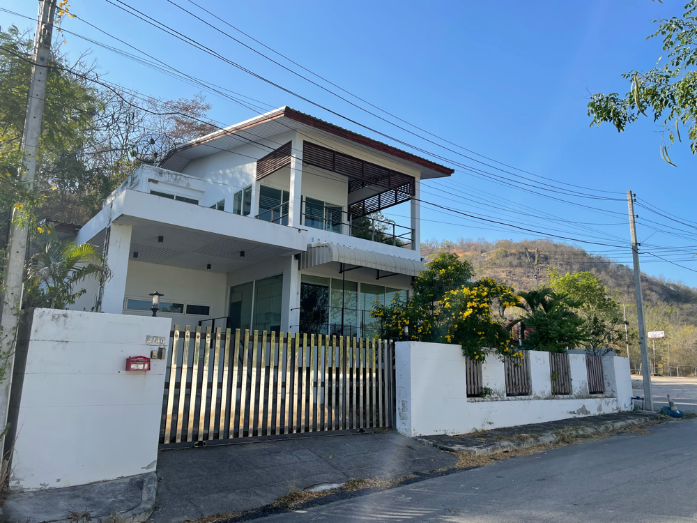 For SaleHouseHuahin, Prachuap Khiri Khan, Pran Buri : Hua Hin house next to the mountain with panoramic views of the city and sea.