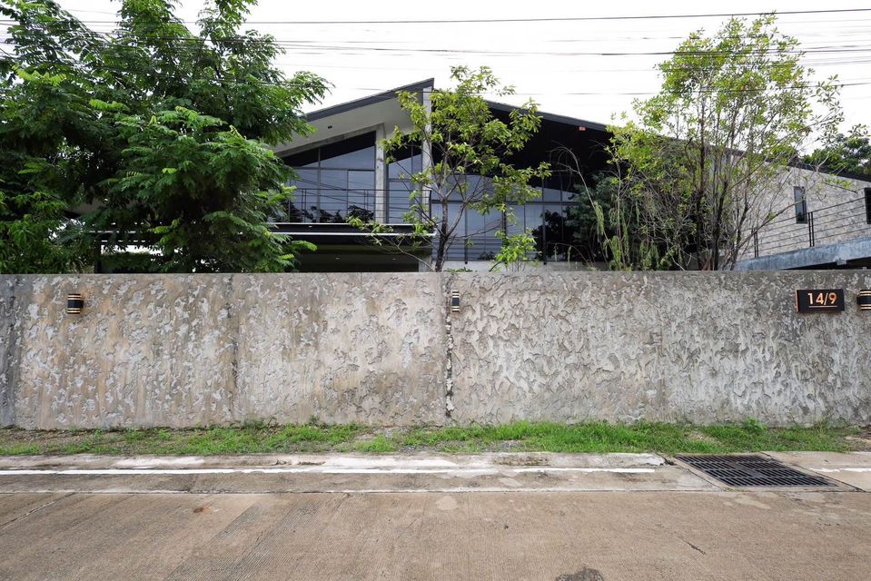 ขายบ้านพระราม 5 ราชพฤกษ์ บางกรวย : บ้านเดี่ยว ราชพฤกษ์ ไทรม้า / 5 ห้องนอน (ขายพร้อมผู้เช่า), House Ratchaphruek Sai Ma / 5 Bedrooms (SALE WITH TENENT) AOM007