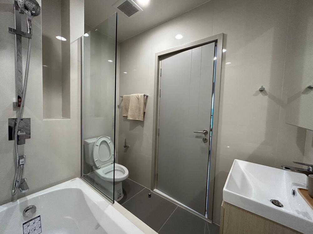 ให้เช่าคอนโดสุขุมวิท อโศก ทองหล่อ : Special price 19,999/ month for rent #okahaus high floor, beautiful decorate 1 bedroom #nearbtsthonglor