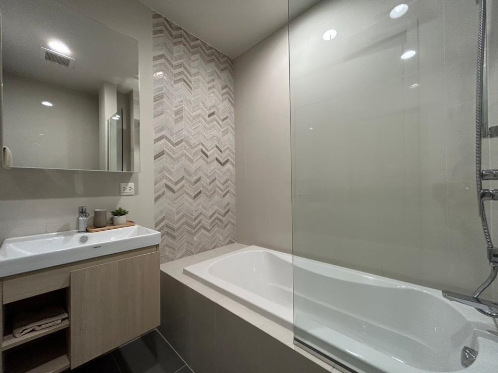 ให้เช่าคอนโดสุขุมวิท อโศก ทองหล่อ : Special price 19,999/ month for rent #okahaus high floor, beautiful decorate 1 bedroom #nearbtsthonglor