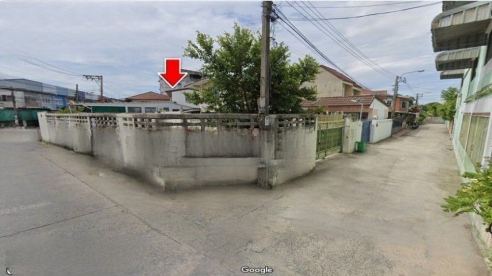 For SaleLandPinklao, Charansanitwong : Land for sale, already filled in, corner plot, already fenced, next to concrete road on 2 sides, Soi Charansanitwong 37, near Siriraj Hospital, Mako, Bang Khun Non BTS station, area 53 sq m., Bangkok Noi District. Bang Khun Non Subdistrict Bangkok Noi Dis