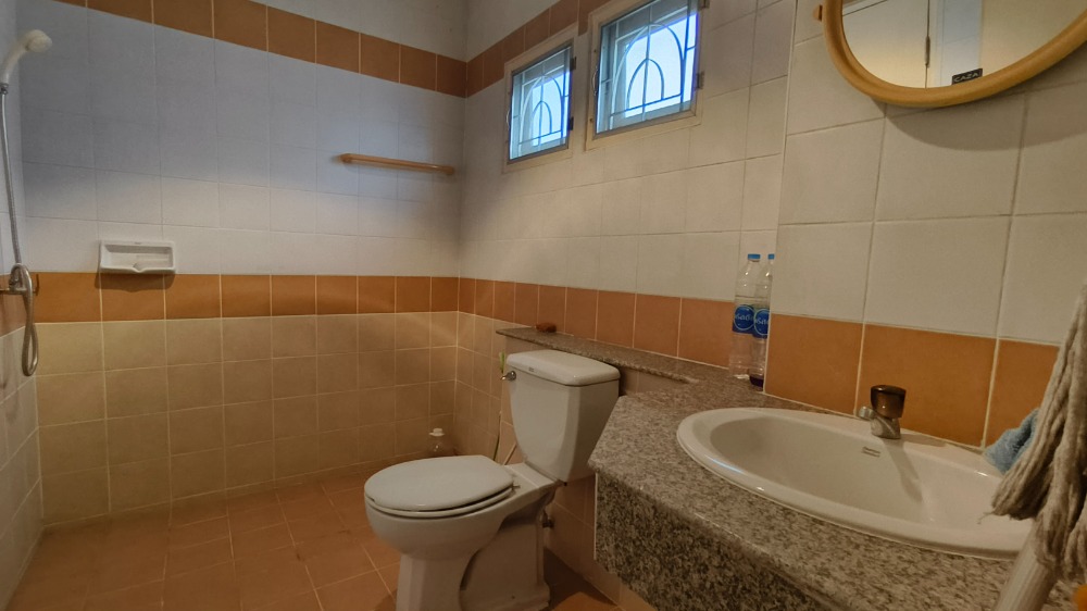 For SaleHouseNawamin, Ramindra : Baan Burirom Ramintra-Safari The house is decorated and ready to move in, next to the main road.