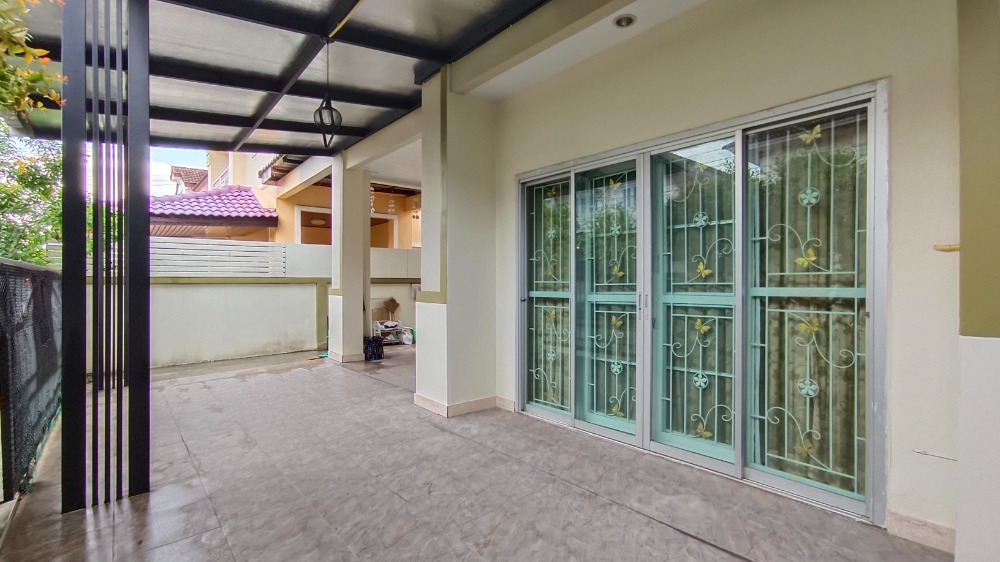 For SaleHouseNawamin, Ramindra : Baan Burirom Ramintra-Safari The house is decorated and ready to move in, next to the main road.