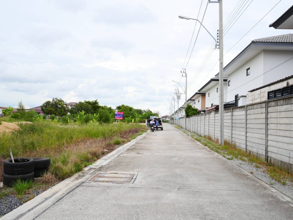 For SaleLandLadkrabang, Suwannaphum Airport : Land in the urban community area, Suvarnabhumi zone Beautiful plot of land