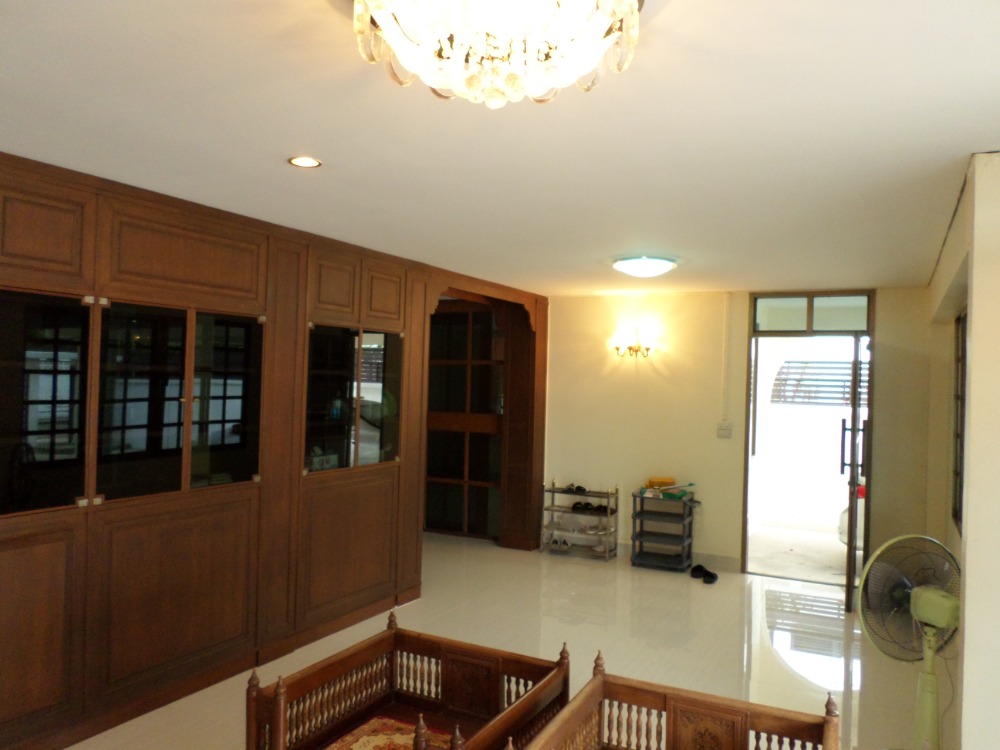 For SaleHouseVipawadee, Don Mueang, Lak Si : Suksan Village, Vibhavadi 58, near BTS (Bang Bua), SRT (Thung Song Hong)