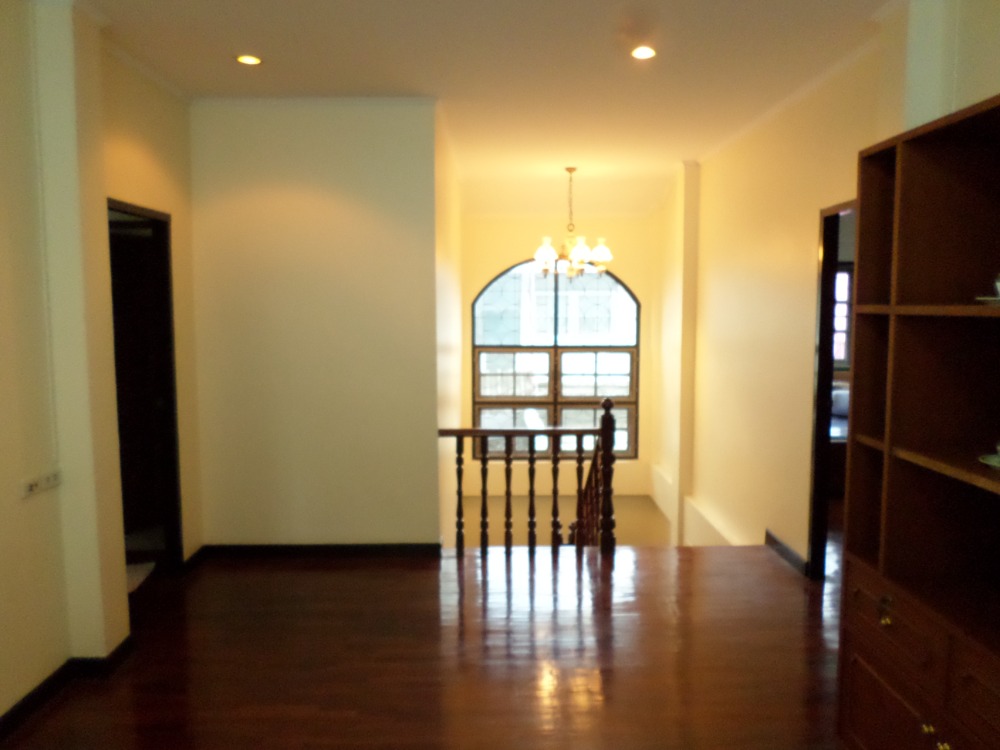 For SaleHouseVipawadee, Don Mueang, Lak Si : Suksan Village, Vibhavadi 58, near BTS (Bang Bua), SRT (Thung Song Hong)