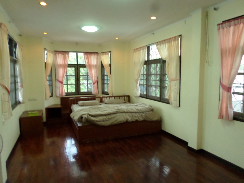 For SaleHouseVipawadee, Don Mueang, Lak Si : Suksan Village, Vibhavadi 58, near BTS (Bang Bua), SRT (Thung Song Hong)