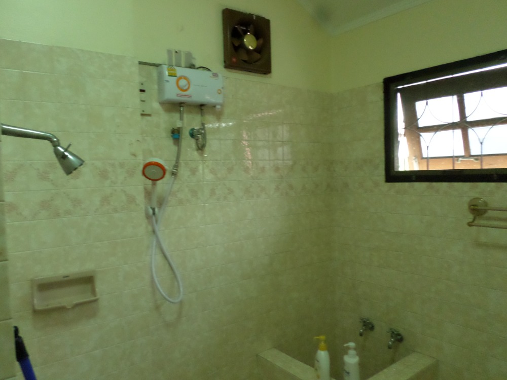 For SaleHouseVipawadee, Don Mueang, Lak Si : Suksan Village, Vibhavadi 58, near BTS (Bang Bua), SRT (Thung Song Hong)