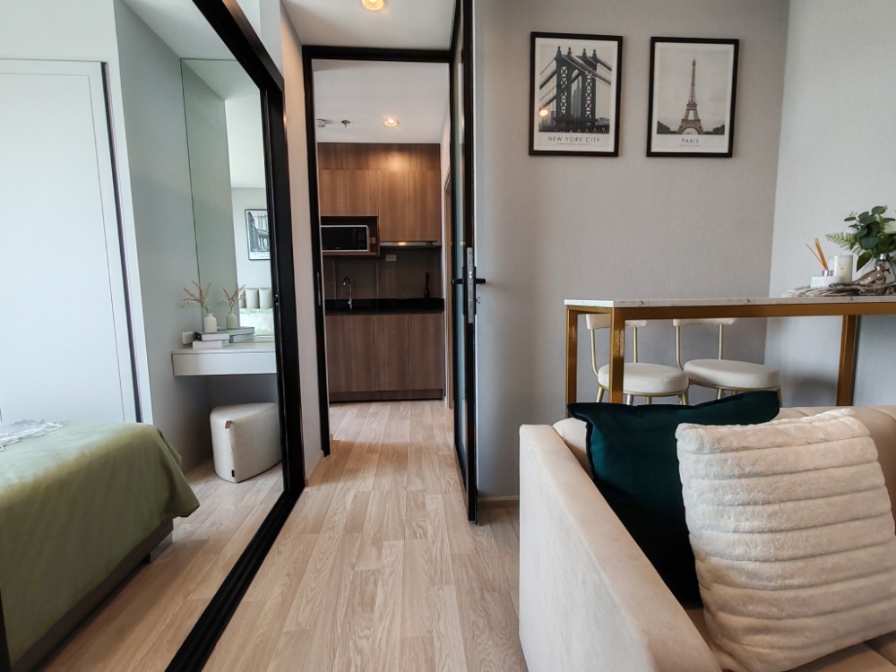ขายคอนโดบางนา แบริ่ง ลาซาล : 📣SALE 1 Bedroom✨ แต่งครบพร้อมอยู่ ราคาพิเศษ 2.99 ล้าน📣 แต่งแบบใหม่ พร้อมเครื่องใช้ไฟฟ้าครบ หิ้วกระเป๋าเข้าอยู่ได้เลย 📞  ติดต่อฝ่ายขายโครงการ คุณออย 0982924151