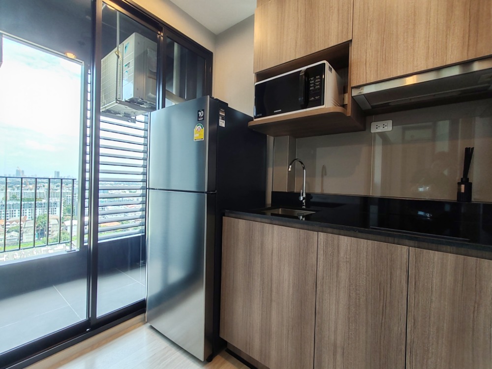 ขายคอนโดบางนา แบริ่ง ลาซาล : 📣SALE 1 Bedroom✨ แต่งครบพร้อมอยู่ ราคาพิเศษ 2.99 ล้าน📣 แต่งแบบใหม่ พร้อมเครื่องใช้ไฟฟ้าครบ หิ้วกระเป๋าเข้าอยู่ได้เลย 📞  ติดต่อฝ่ายขายโครงการ คุณออย 0982924151