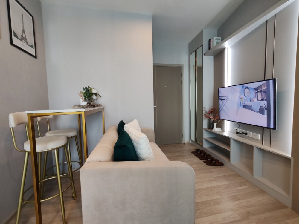 ขายคอนโดบางนา แบริ่ง ลาซาล : 📣SALE 1 Bedroom✨ แต่งครบพร้อมอยู่ ราคาพิเศษ 2.99 ล้าน📣 แต่งแบบใหม่ พร้อมเครื่องใช้ไฟฟ้าครบ หิ้วกระเป๋าเข้าอยู่ได้เลย 📞  ติดต่อฝ่ายขายโครงการ คุณออย 0982924151