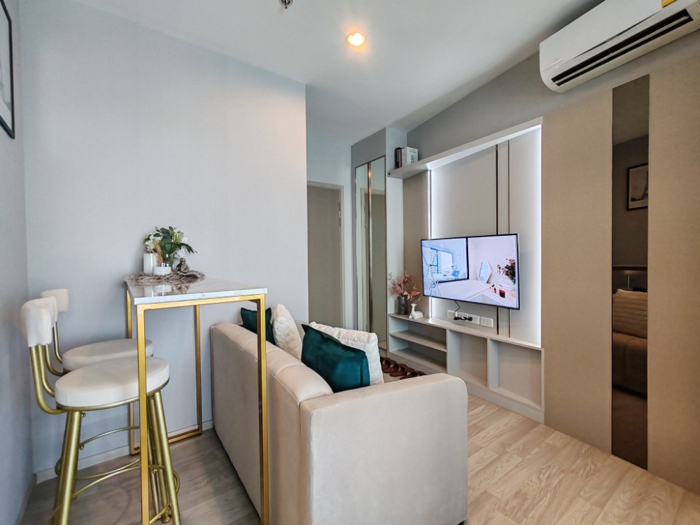 ขายคอนโดบางนา แบริ่ง ลาซาล : 📣SALE 1 Bedroom✨ แต่งครบพร้อมอยู่ ราคาพิเศษ 2.99 ล้าน📣 แต่งแบบใหม่ พร้อมเครื่องใช้ไฟฟ้าครบ หิ้วกระเป๋าเข้าอยู่ได้เลย 📞  ติดต่อฝ่ายขายโครงการ คุณออย 0982924151