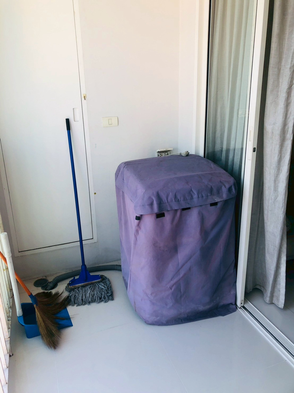 ให้เช่าคอนโดราชเทวี พญาไท : ★ Ideo Verve Ratchaprarop ★ 50 ตรม.,ชั้น 12 (2 ห้องนอน 1 ห้องน้ำ), ★ใกล้  Bts พญาไท , แอร์พอตลิ้ง ราชปรารภ ★ใกล้ห้างและแหล่งช้อปปิ้งมากมาย  ★ เครื่องใช้ไฟฟ้าครบครัน★