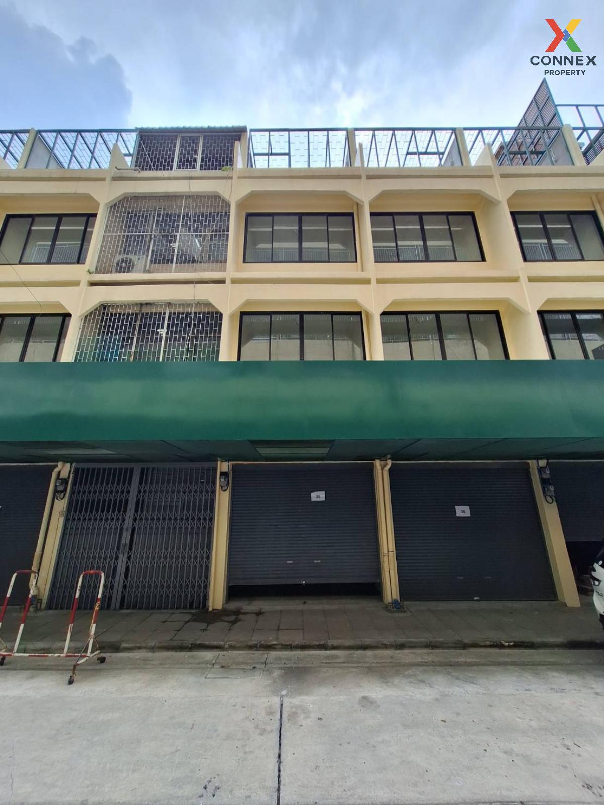 For SaleShop HouseYaowarat, Banglamphu : For Sale Commercial building 4 floors + 1 rooftop, Yaowarat - Charoen Krung - Rama 4. , Pom Prap , Pom Prap Sattruphai , Bangkok , CX-86205