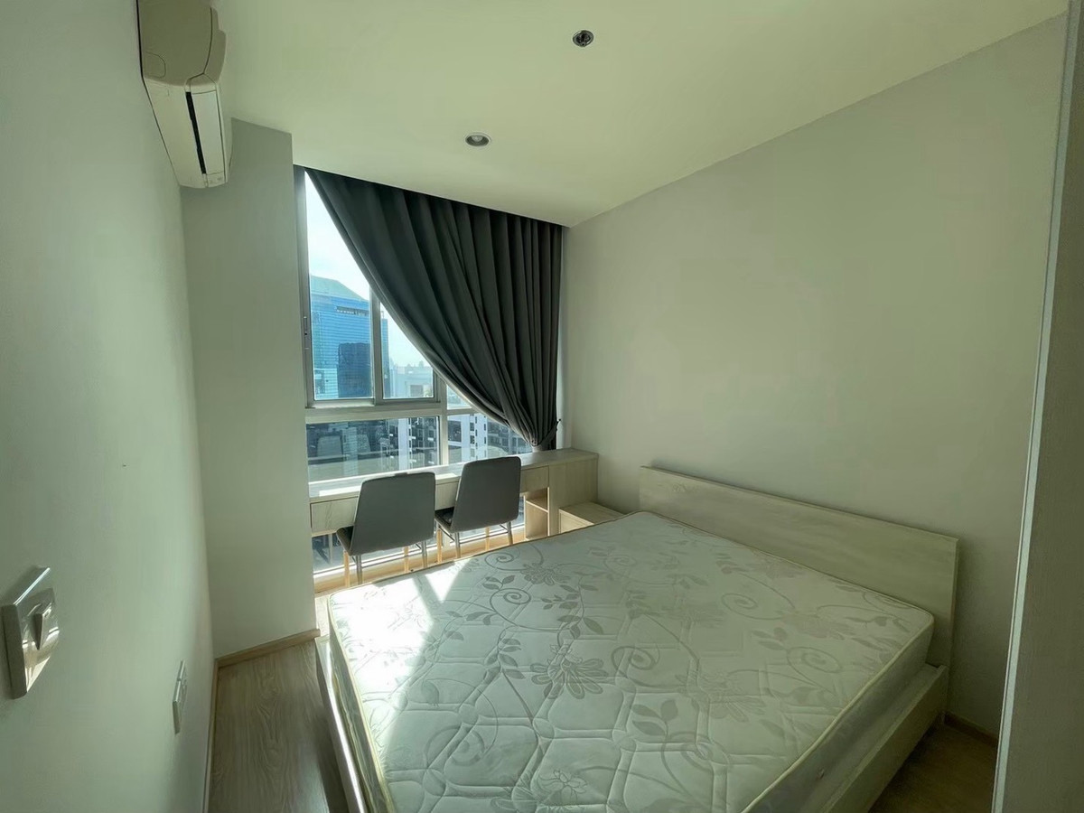 ให้เช่าคอนโดรัชดา ห้วยขวาง : For rent Noble Revolve Ratchada ตึก 1 ห้อง 1 bed 1 bath include Furniture and appliances