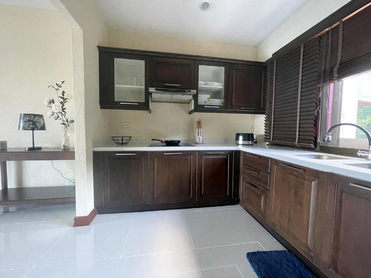 ขายคอนโดชะอำ เพชรบุรี : “ขายหรือเช่า! คอนโดตบแต่งใหม่ 2 ห้องนอน 130 ตรม. ทำเลดี อยู่ในสนามกอล์ฟปาล์มฮิลส์ ใกล้หัวหิน-ชะอำ“ ขายถูกกว่าต้นทุนลดเหลือ 5 ล้าน