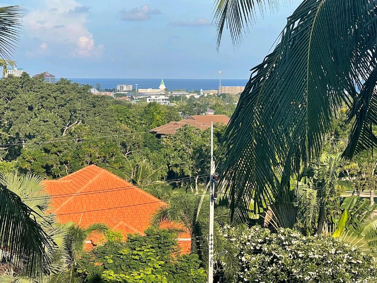 ขายคอนโดชะอำ เพชรบุรี : “ขายหรือเช่า! คอนโดตบแต่งใหม่ 2 ห้องนอน 130 ตรม. ทำเลดี อยู่ในสนามกอล์ฟปาล์มฮิลส์ ใกล้หัวหิน-ชะอำ“ ขายถูกกว่าต้นทุนลดเหลือ 5 ล้าน