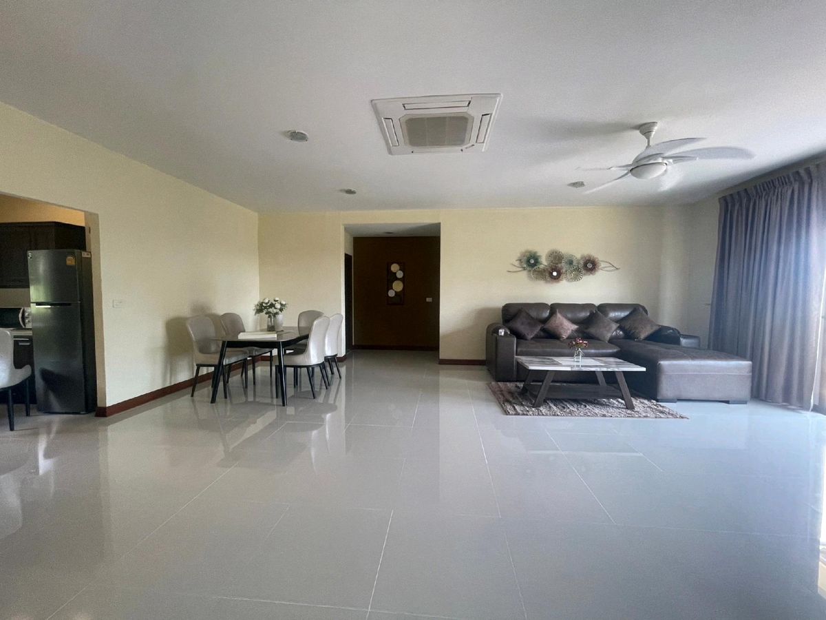 ขายคอนโดชะอำ เพชรบุรี : “ขายหรือเช่า! คอนโดตบแต่งใหม่ 2 ห้องนอน 130 ตรม. ทำเลดี อยู่ในสนามกอล์ฟปาล์มฮิลส์ ใกล้หัวหิน-ชะอำ“ ขายถูกกว่าต้นทุนลดเหลือ 5 ล้าน