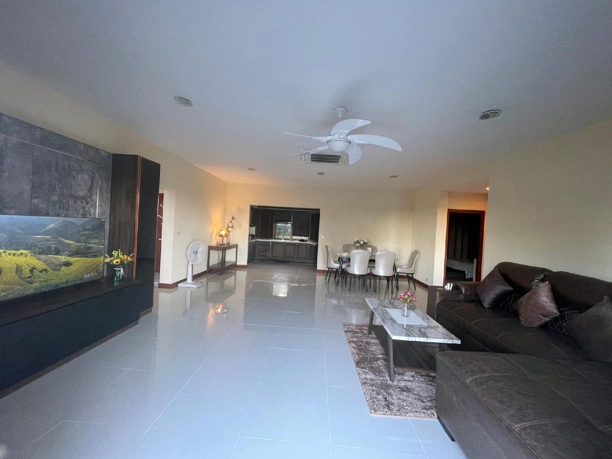 ขายคอนโดชะอำ เพชรบุรี : “ขายหรือเช่า! คอนโดตบแต่งใหม่ 2 ห้องนอน 130 ตรม. ทำเลดี อยู่ในสนามกอล์ฟปาล์มฮิลส์ ใกล้หัวหิน-ชะอำ“ ขายถูกกว่าต้นทุนลดเหลือ 5 ล้าน