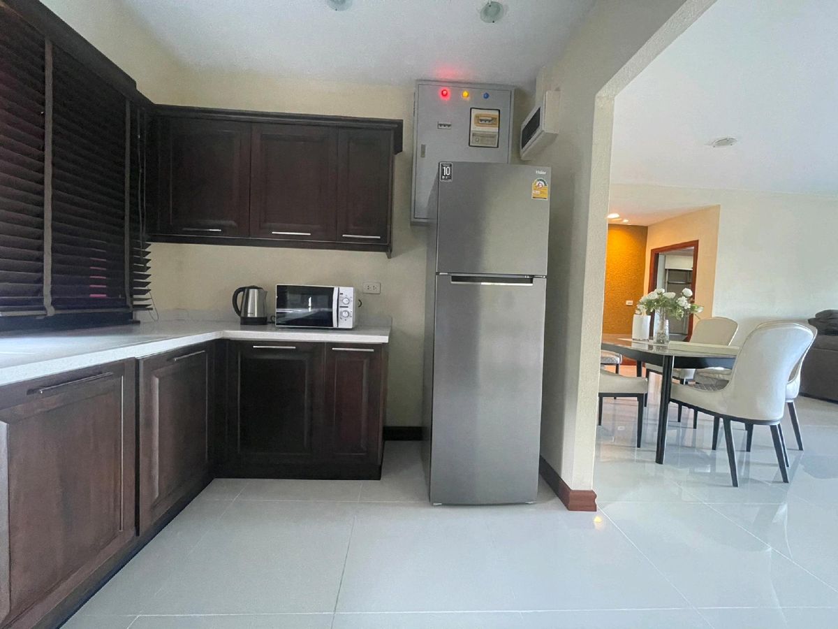 ขายคอนโดชะอำ เพชรบุรี : “ขายหรือเช่า! คอนโดตบแต่งใหม่ 2 ห้องนอน 130 ตรม. ทำเลดี อยู่ในสนามกอล์ฟปาล์มฮิลส์ ใกล้หัวหิน-ชะอำ“ ขายถูกกว่าต้นทุนลดเหลือ 5 ล้าน