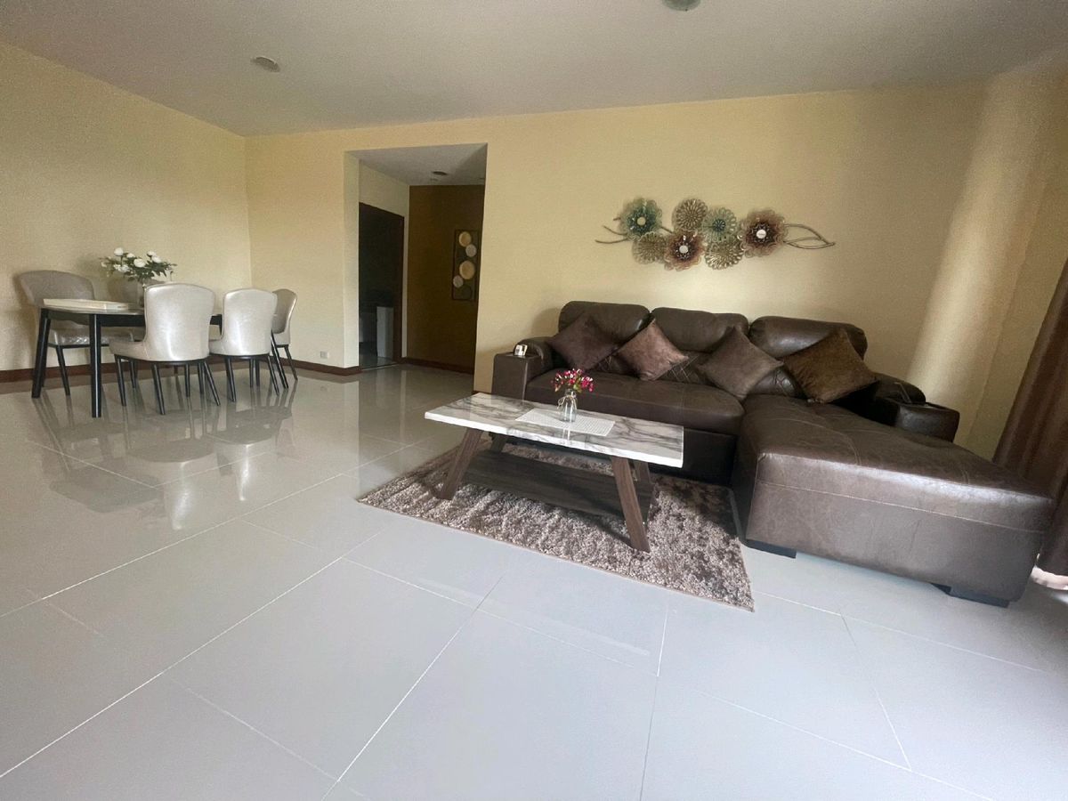 ขายคอนโดชะอำ เพชรบุรี : “ขายหรือเช่า! คอนโดตบแต่งใหม่ 2 ห้องนอน 130 ตรม. ทำเลดี อยู่ในสนามกอล์ฟปาล์มฮิลส์ ใกล้หัวหิน-ชะอำ“ ขายถูกกว่าต้นทุนลดเหลือ 5 ล้าน