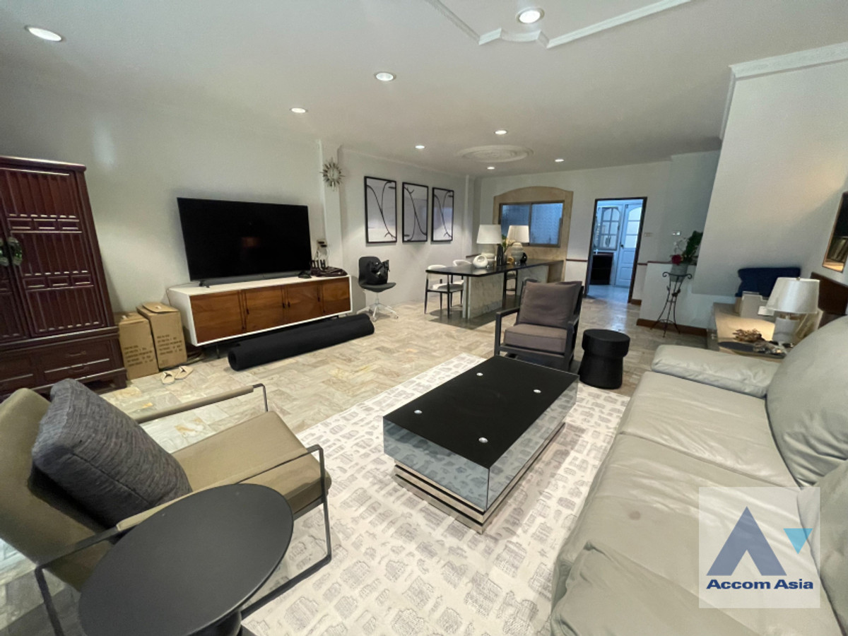 For RentHouseOnnut, Udomsuk : 🔼 AccomA🔽2 Bedrooms House for Rent in Sukhumvit, Bangkok near BTS On Nut at Sukhumvit Garden City (AA45499)