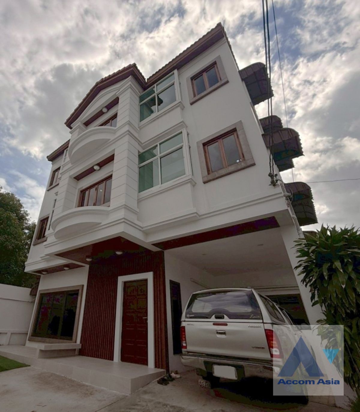 ให้เช่าบ้านสุขุมวิท อโศก ทองหล่อ : 🔼AccomA🔽 5 Bedrooms House for Rent in Sukhumvit, Bangkok near BTS Phra khanong (AA27372)