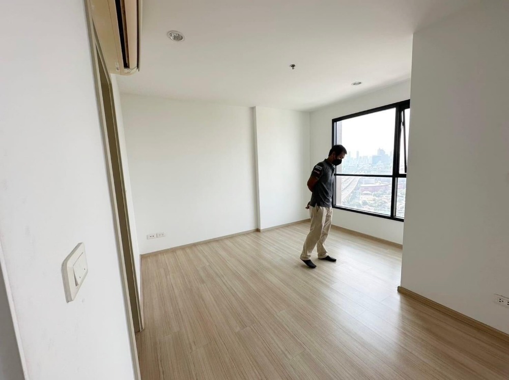 ขายคอนโดพระราม 9 เพชรบุรีตัดใหม่ RCA : S-TB9R199  ขายคอนโด เดอะเบส พระราม9-รามคำแหง, ชั้น 24 ขนาด 26 ตรม. 1.9 ล้าน 064-959-8900