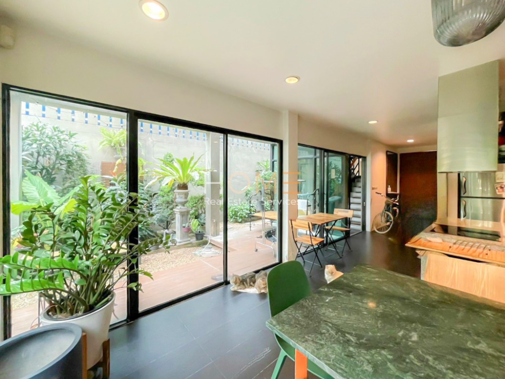 ขายทาวน์โฮมพัฒนาการ ศรีนครินทร์ : ทาวน์โฮม โนเบิล คิวบ์ พัฒนาการ / 4 ห้องนอน (ขาย), Noble Cube Pattanakarn / Townhome 4 Bedrooms (FOR SALE) PALM718