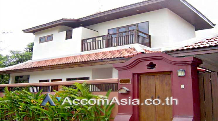 ให้เช่าบ้านสุขุมวิท อโศก ทองหล่อ : Private Swimming Pool | 4 Bedrooms House for Rent in Sukhumvit, Bangkok near BTS Thong Lo (10001101)