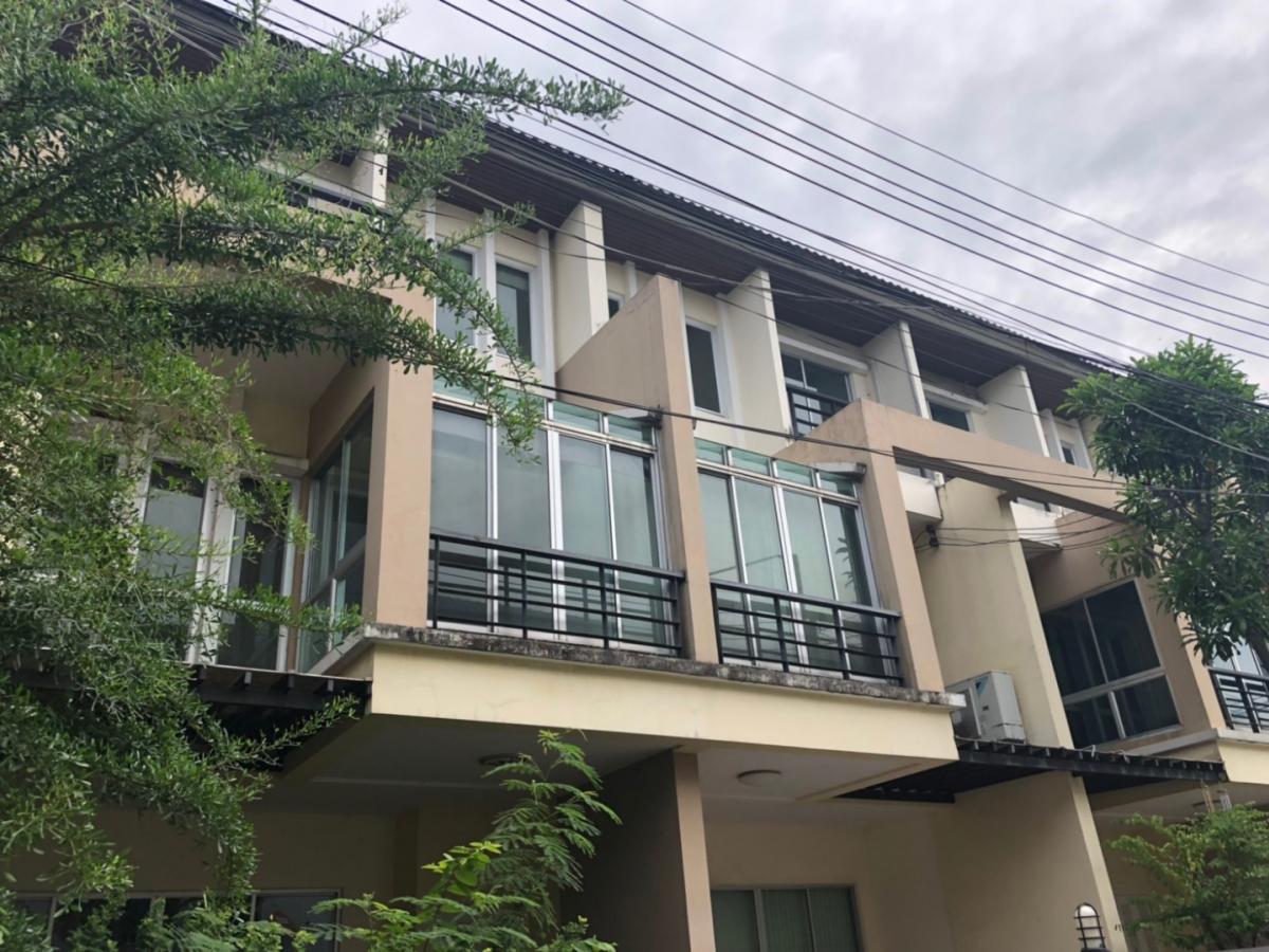 For SaleTownhomeChaengwatana, Muangthong : 3-story townhome for sale Vista Park Chaengwattana (corner), special price !!!