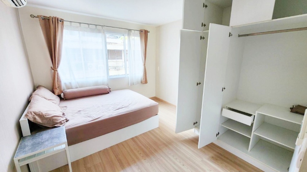 For SaleCondoRatchadapisek, Huaikwang, Suttisan : For sale the Maple @ Ratchada 19, 1 bedroom, 30.26 sqm., 5th floor, fully furnished.