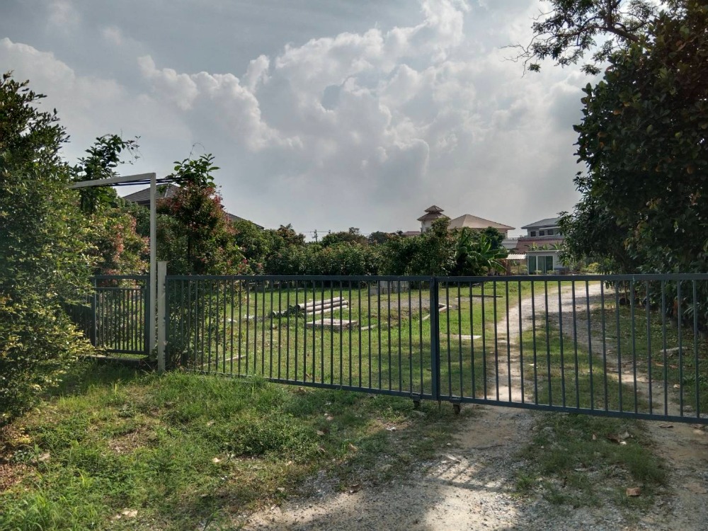 For SaleLandPattanakan, Srinakarin : Land for sale 5324 sq.m(1331sq.wa),on Soi Sridan 12 , Srinakarin rd. close to Sri-Bearing BTS station