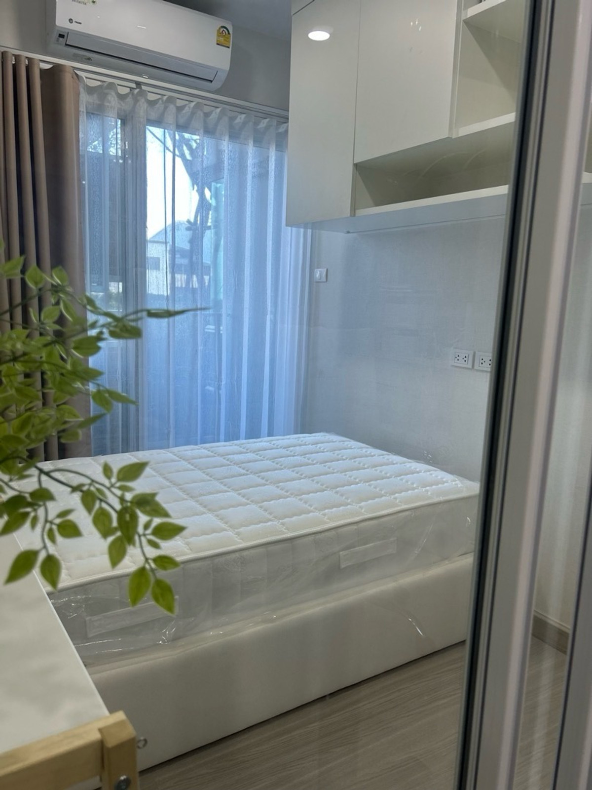 For RentCondoPinklao, Charansanitwong : Supalai Park Yaek Fai Chai Station 45 ตรม. for rent