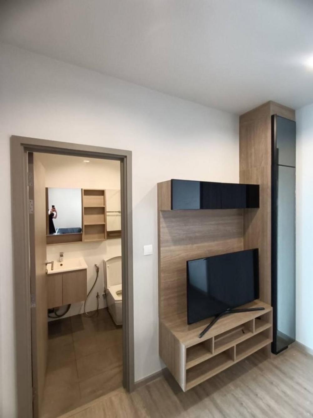 ให้เช่าคอนโดอ่อนนุช อุดมสุข : ให้เช่า📍The base park west🛀1 bed 1 bath📞0639399665