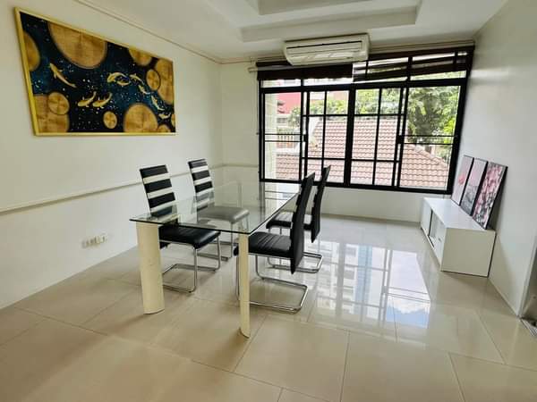 ให้เช่าบ้านสุขุมวิท อโศก ทองหล่อ : ให้เช่าบ้าน Townhome  Sukhumvit 31 3ชั้น 4ห้องนอน 5ห้องน้ำ เช่า  90,000 / เดือน